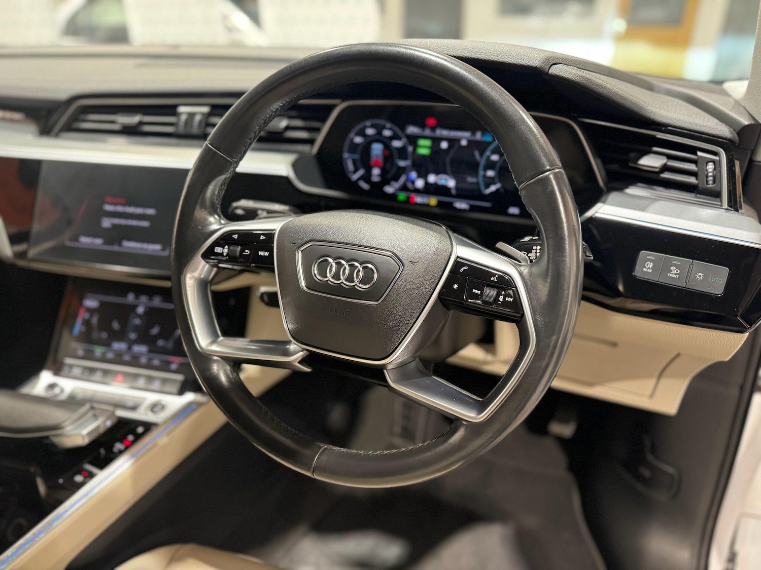 Used Audi e-tron 2020 for sale - 77372619: Photo 8