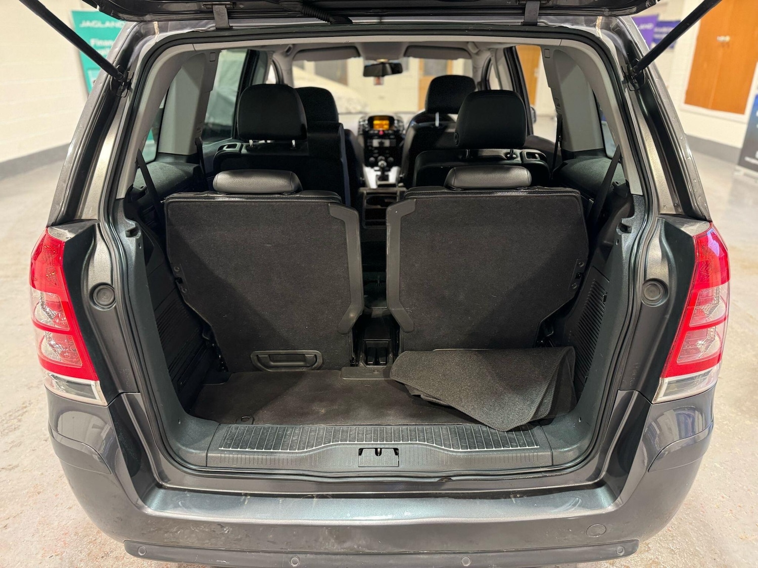 Used Vauxhall Zafira 2011 for sale - 77372628: Photo 8