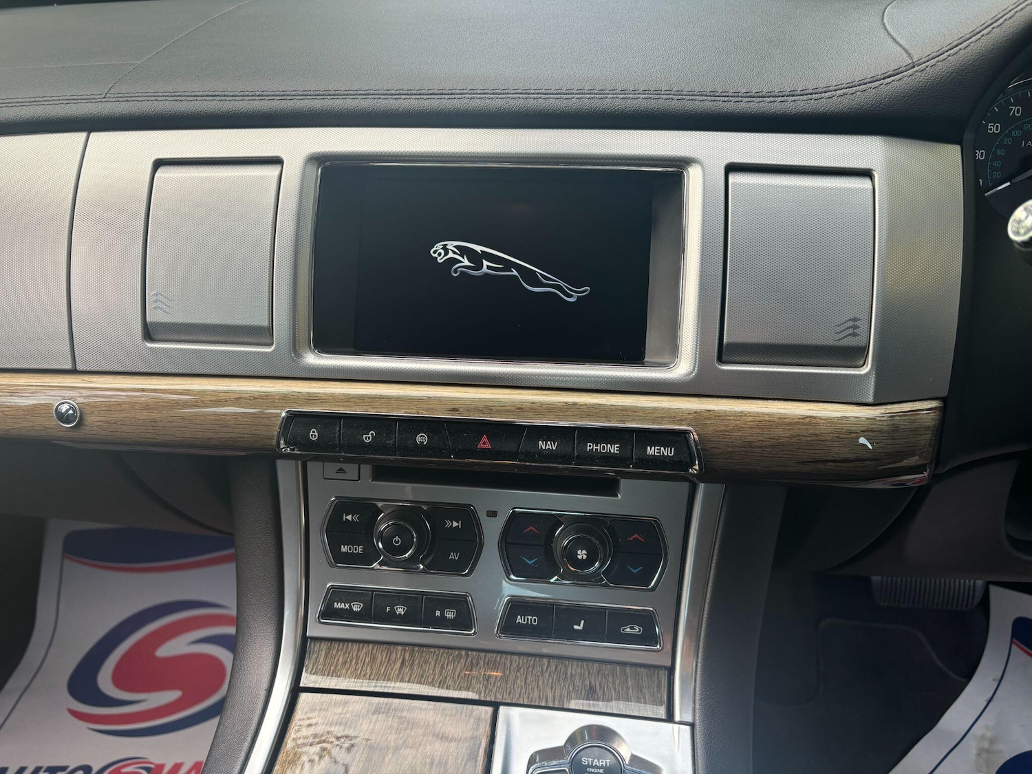 Used Jaguar XF 2013 for sale - 77372571: Photo 10