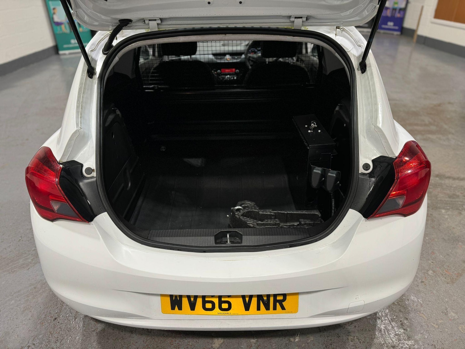 Used Vauxhall Corsa 2016 for sale - 77372618: Photo 8