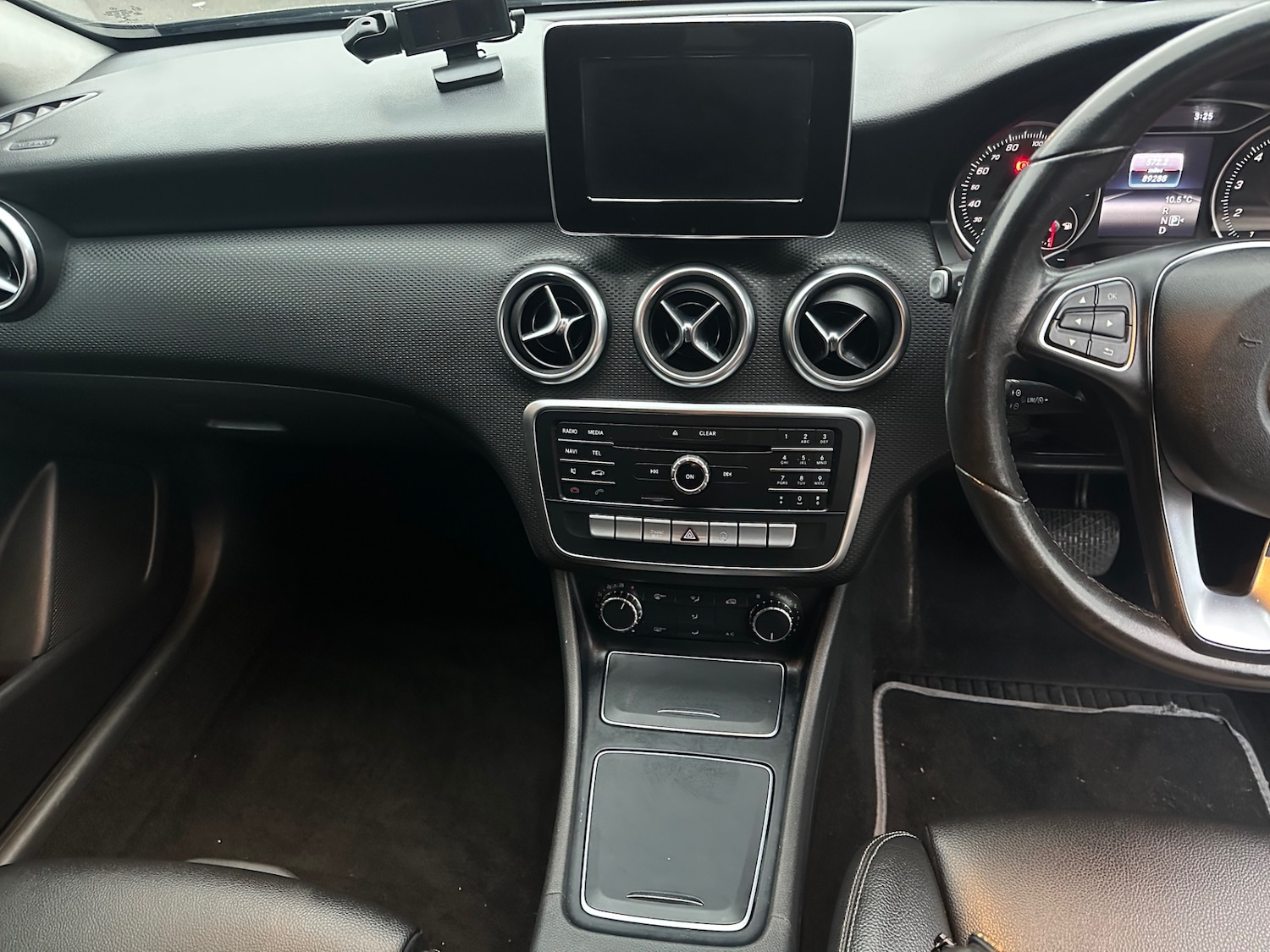 Used Mercedes-Benz A-Class 2018 for sale - 76596640: Photo 13