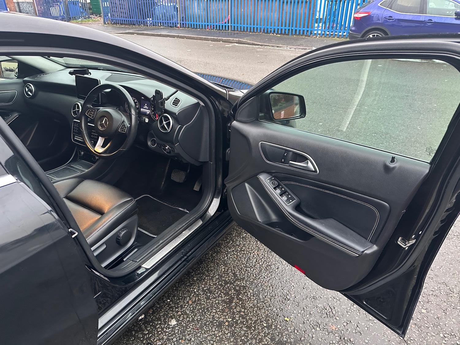 Used Mercedes-Benz A-Class 2018 for sale - 76596640: Photo 9