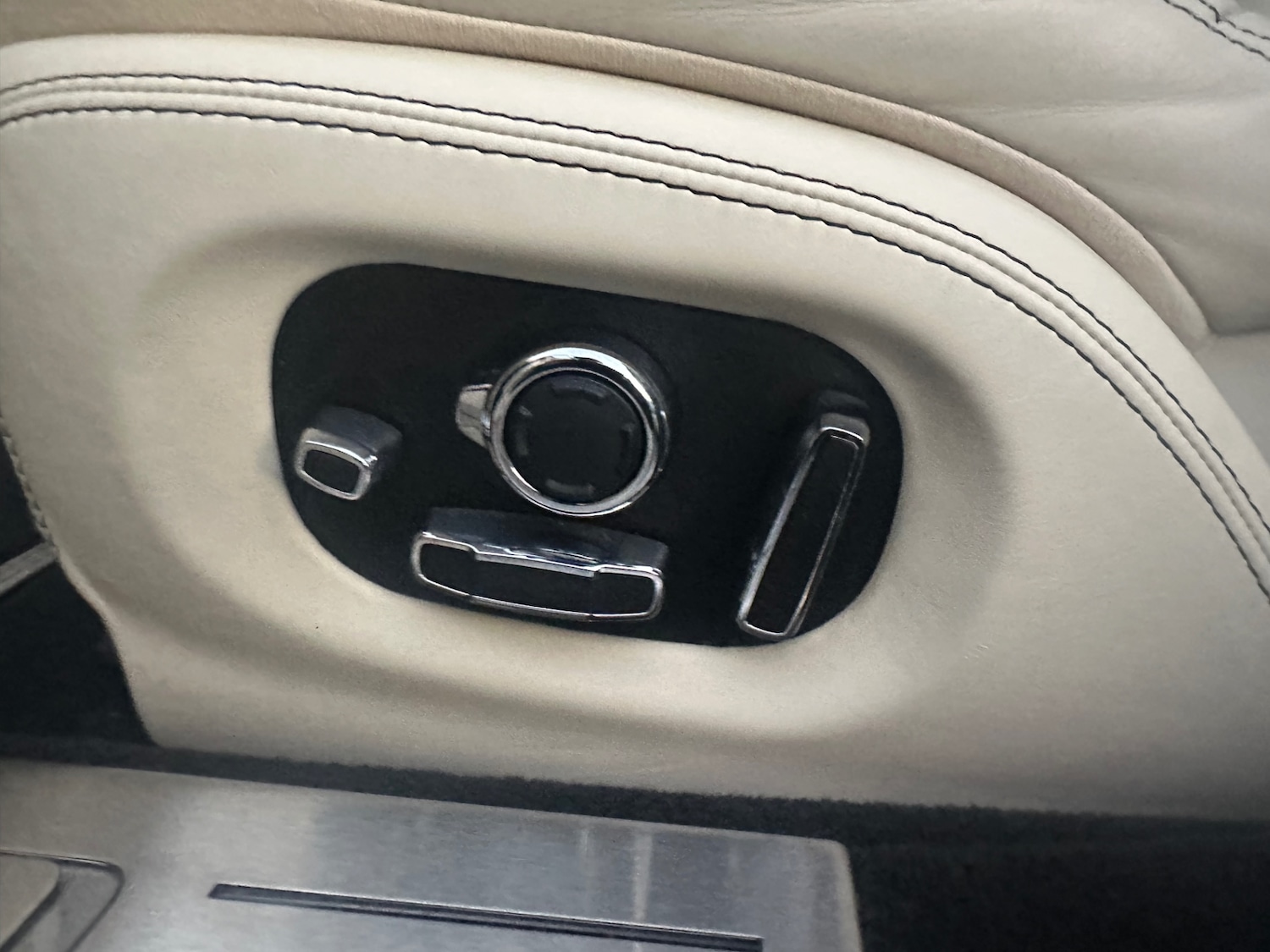 Used Jaguar XJ 2016 for sale - 76974614: Photo 29