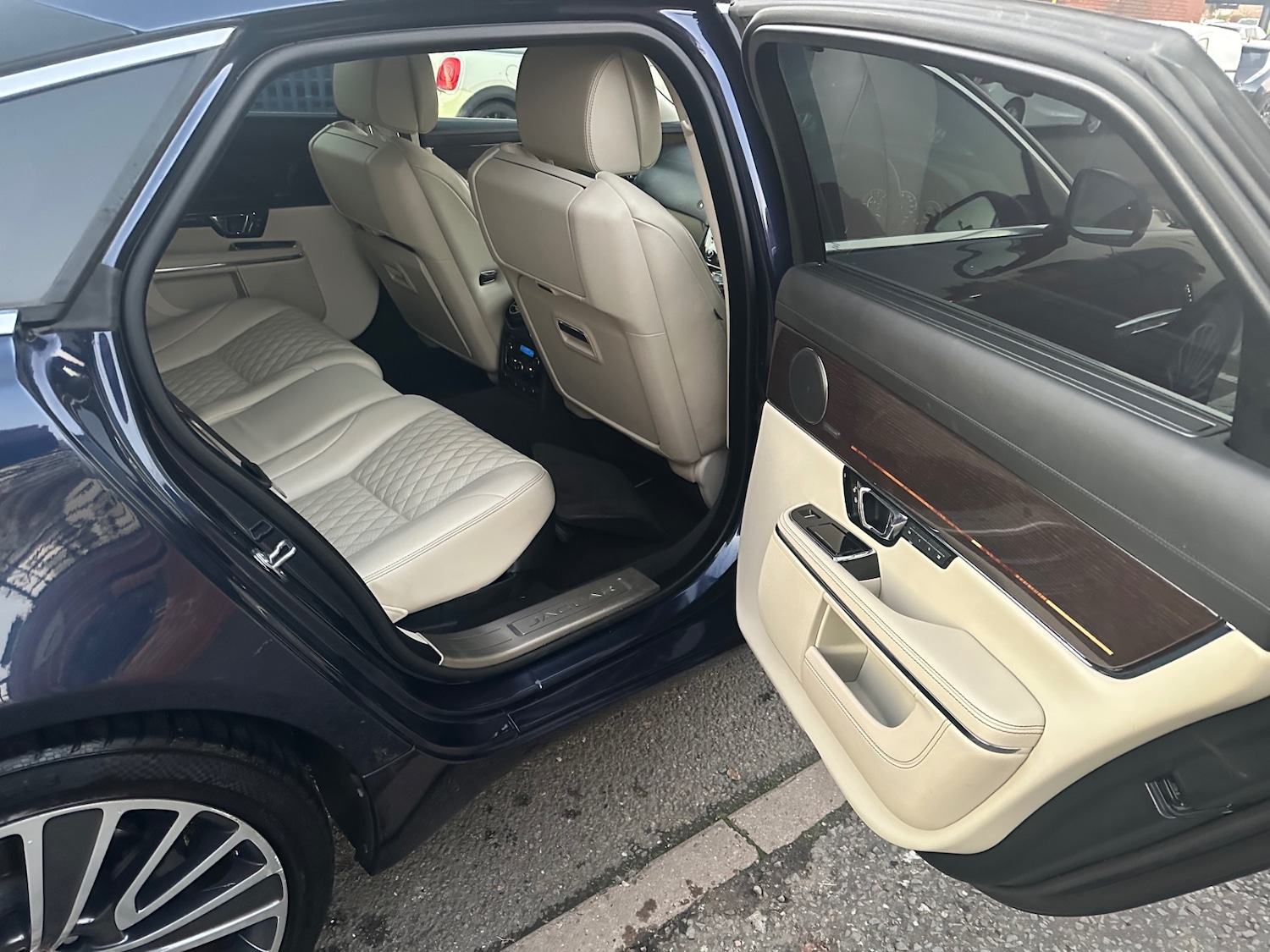 Used Jaguar XJ 2016 for sale - 76974614: Photo 34