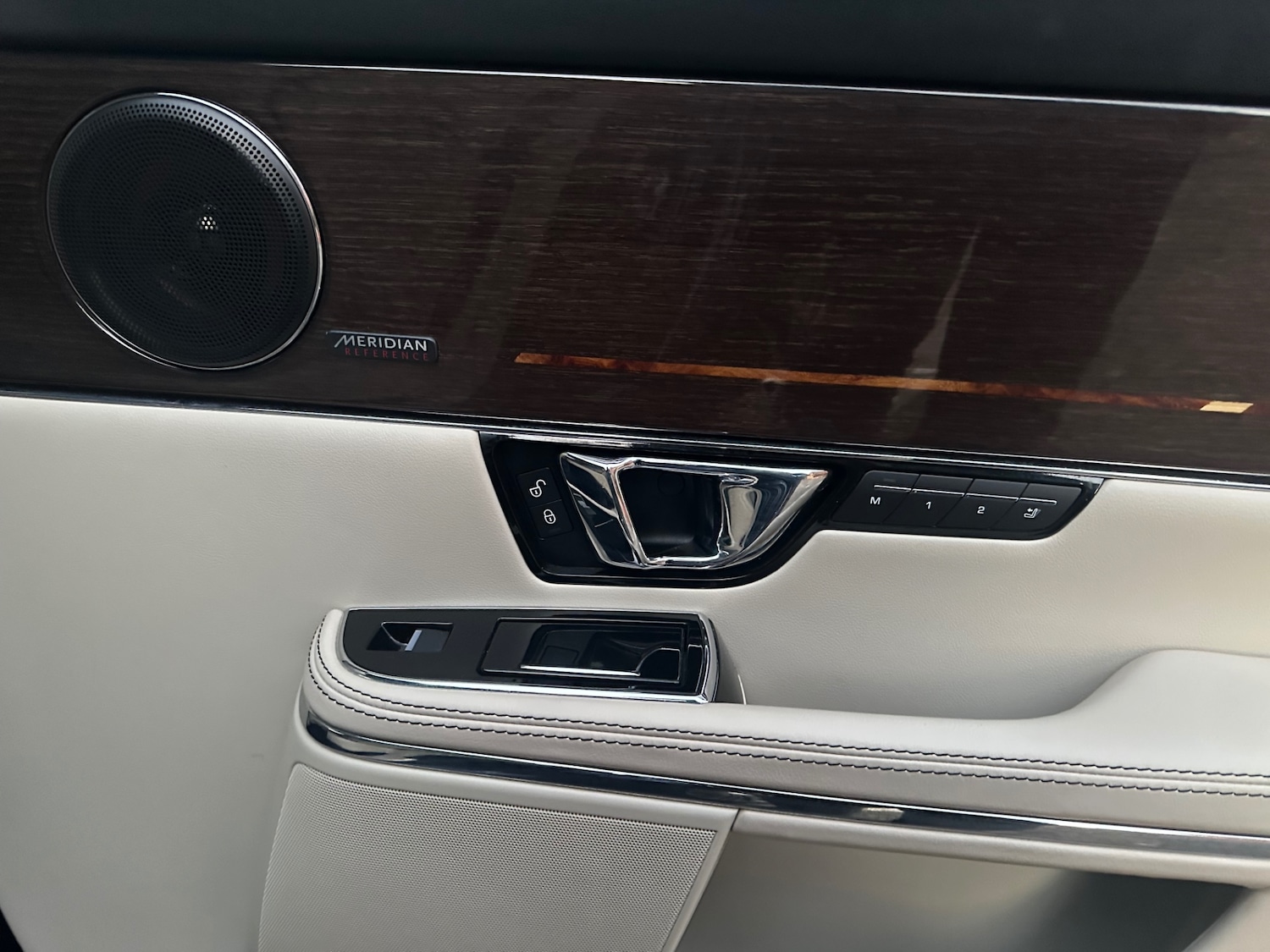 Used Jaguar XJ 2016 for sale - 76974614: Photo 35