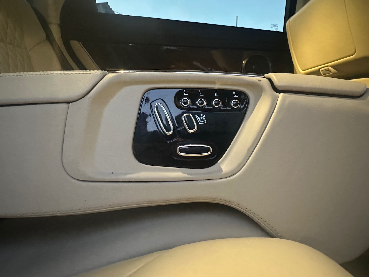 Used Jaguar XJ 2016 for sale - 76974614: Photo 37