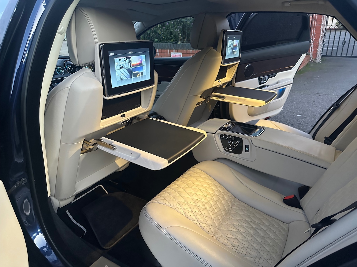 Used Jaguar XJ 2016 for sale - 76974614: Photo 45