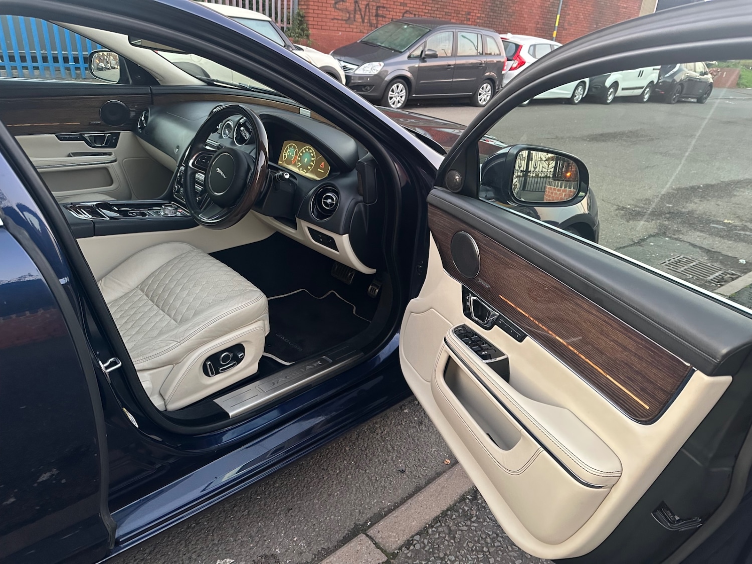 Used Jaguar XJ 2016 for sale - 76974614: Photo 8