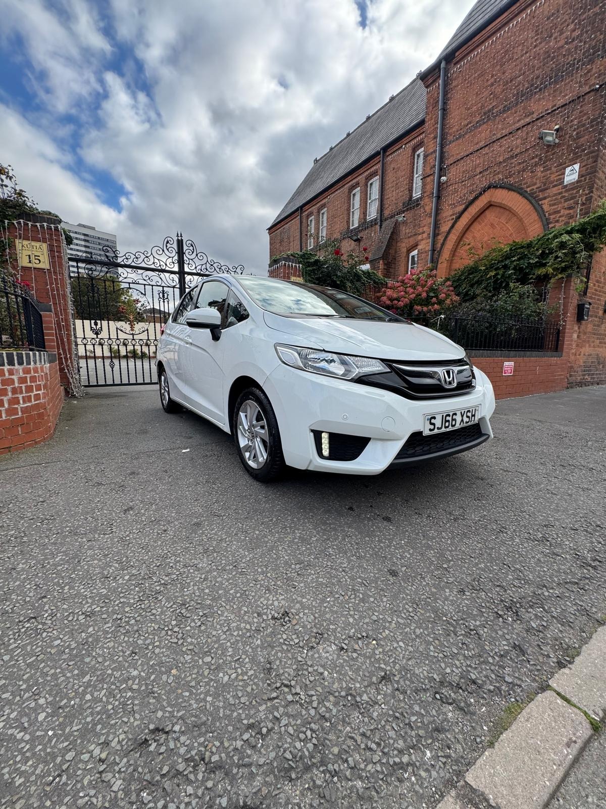 Used Honda Jazz 2016 for sale - 76237453: Photo 1