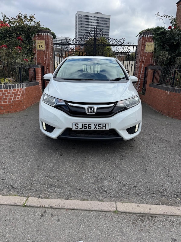 Used Honda Jazz 2016 for sale - 76237453: Photo 2