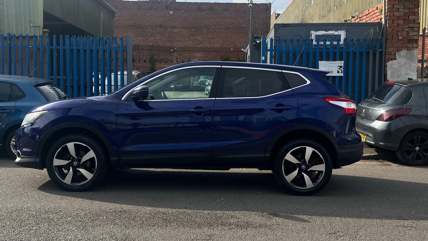 Used Nissan Qashqai 2017 for sale - 77242256: Photo 2