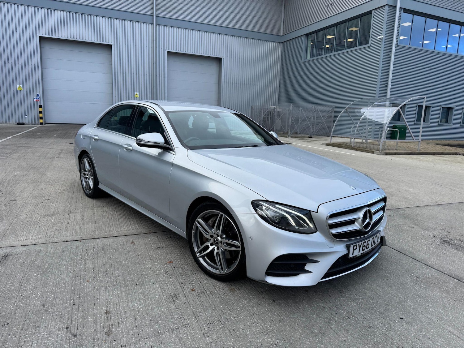 Used Mercedes-Benz E Class 2016 for sale - 76607820: Photo 1