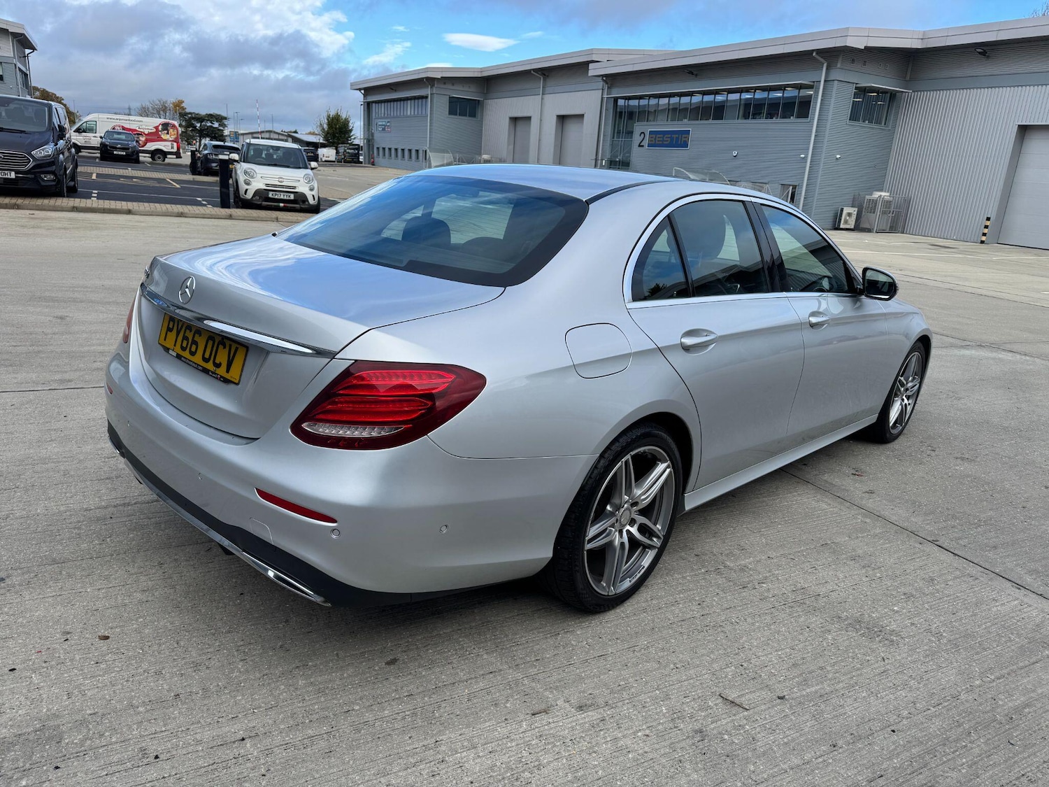Used Mercedes-Benz E Class 2016 for sale - 76607820: Photo 4