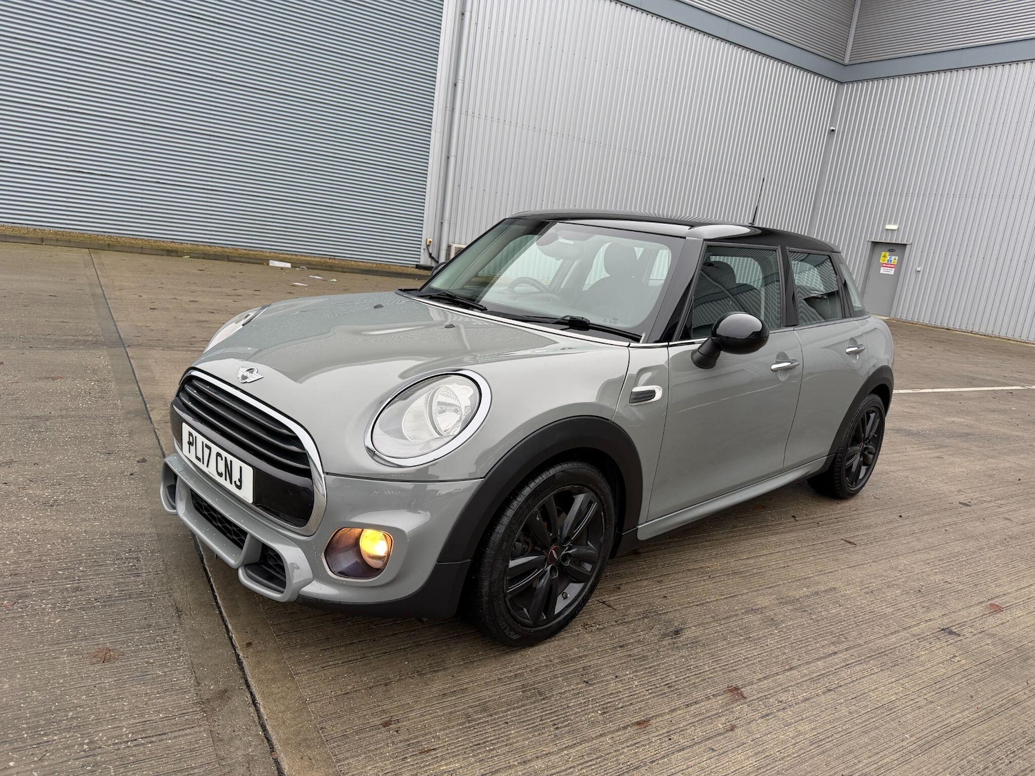 Used MINI Hatch 2017 for sale - 76964892: Photo 3