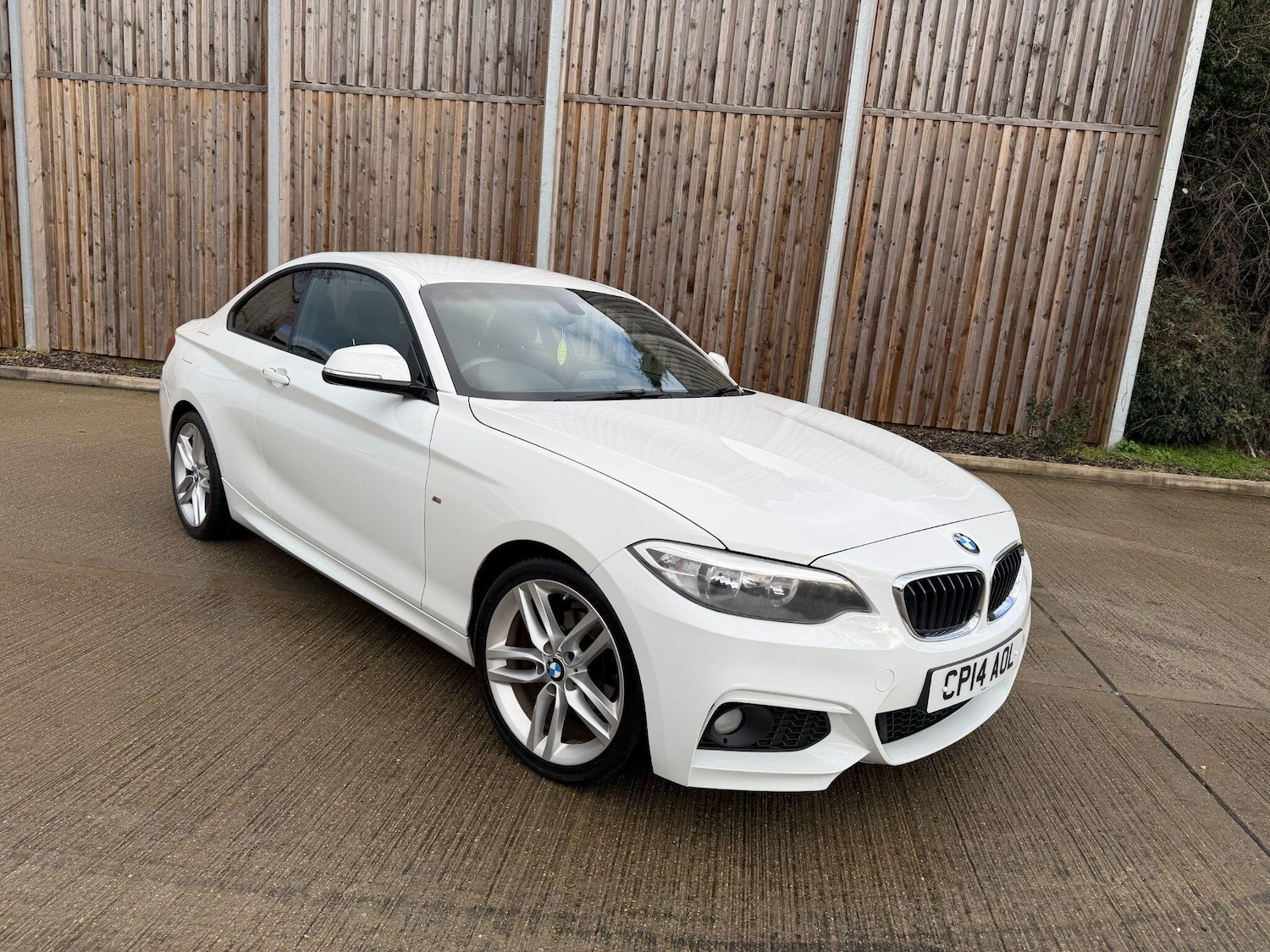 Used BMW 2 Series 2014 for sale - 77131240: Photo 1