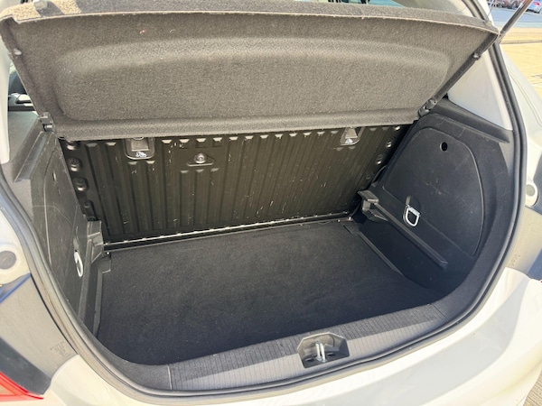 Used Vauxhall Corsa 2015 for sale - 76188789: Photo 8