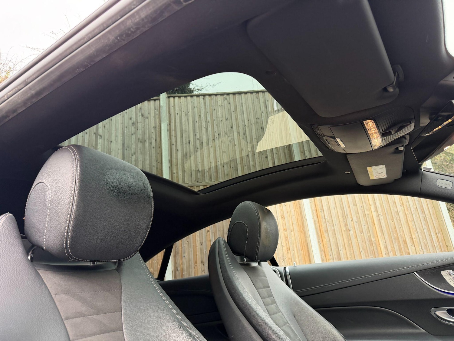 Used Mercedes-Benz E Class 2017 for sale - 76975584: Photo 12