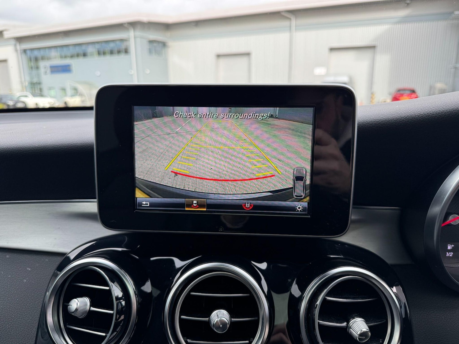 Used Mercedes-Benz GLC 2016 for sale - 76423285: Photo 12