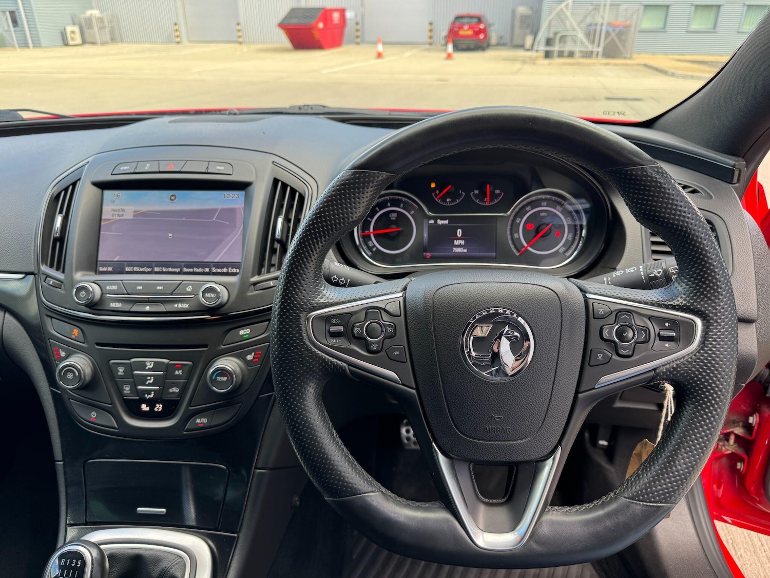 Used Vauxhall Insignia 2014 for sale - 76138657: Photo 10