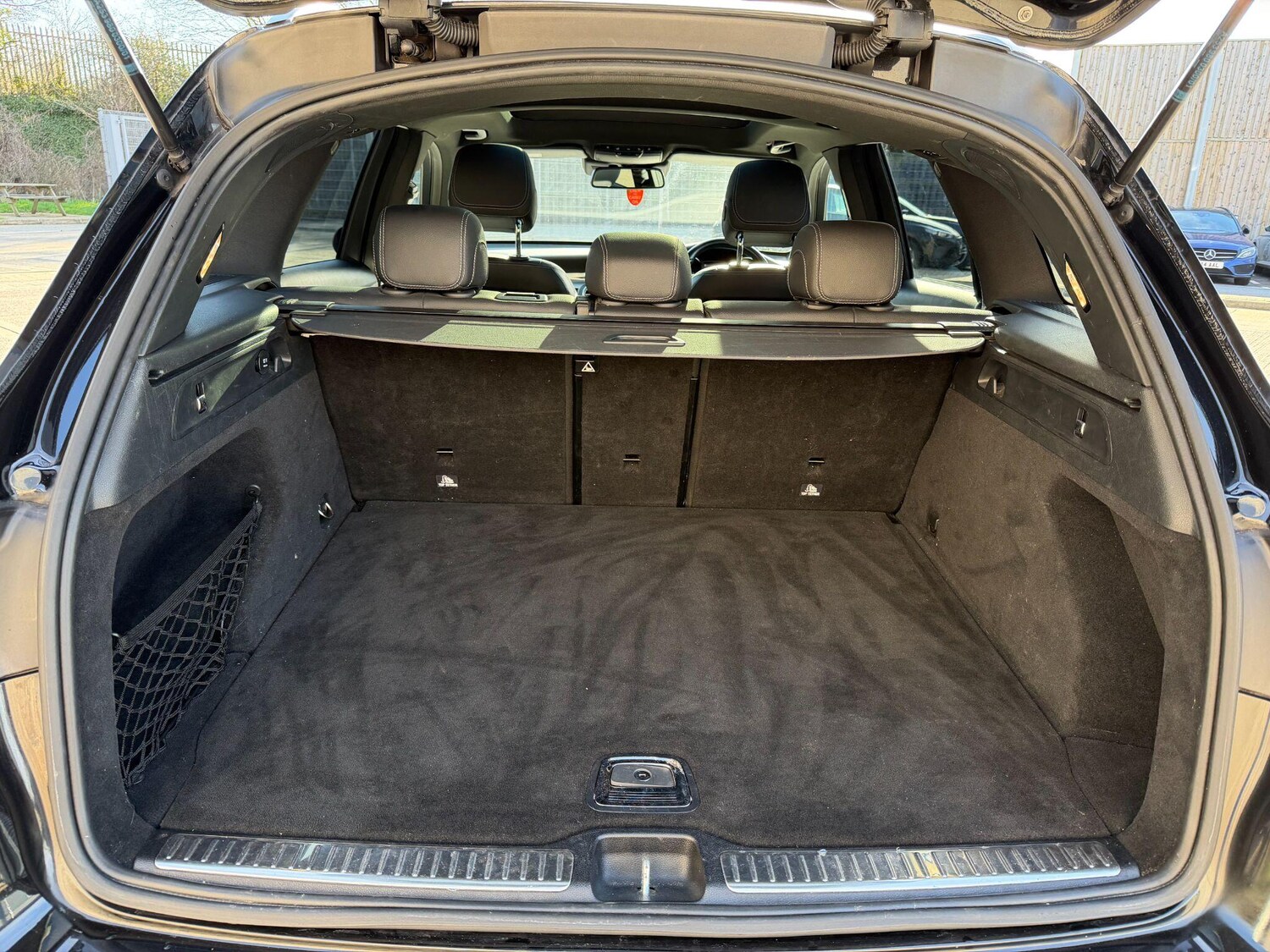 Used Mercedes-Benz GLC 2018 for sale - 77657528: Photo 8