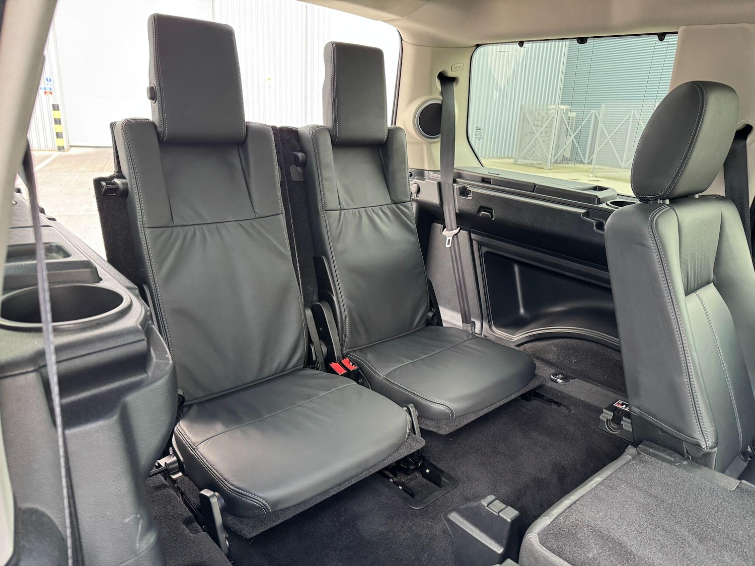 Used Land Rover Discovery 2015 for sale - 76485064: Photo 8