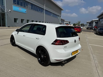 Used Volkswagen Golf 2014 for sale - 75994822: Photo