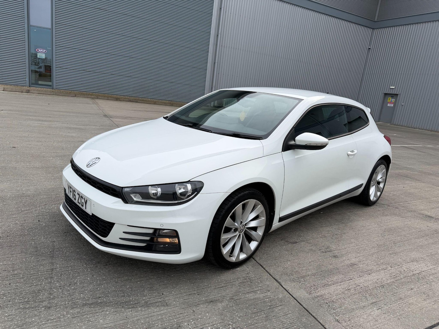 Used Volkswagen Scirocco 2016 for sale - 77993947: Photo 3