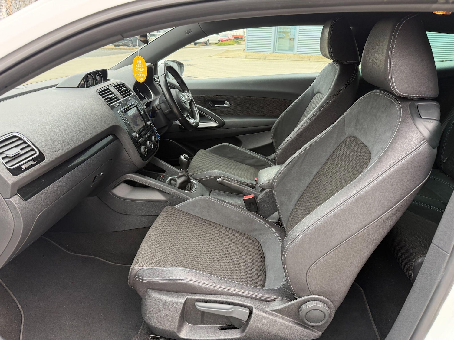 Used Volkswagen Scirocco 2016 for sale - 77993947: Photo 5