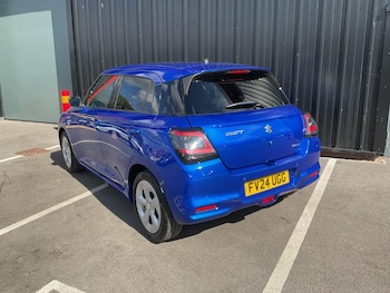 Used Suzuki Swift 2024 for sale - 75915979: Photo