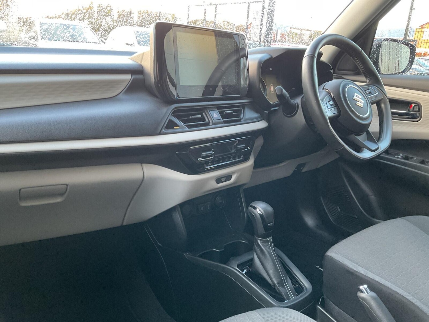 Used Suzuki Swift 2024 for sale - 76714402: Photo 2