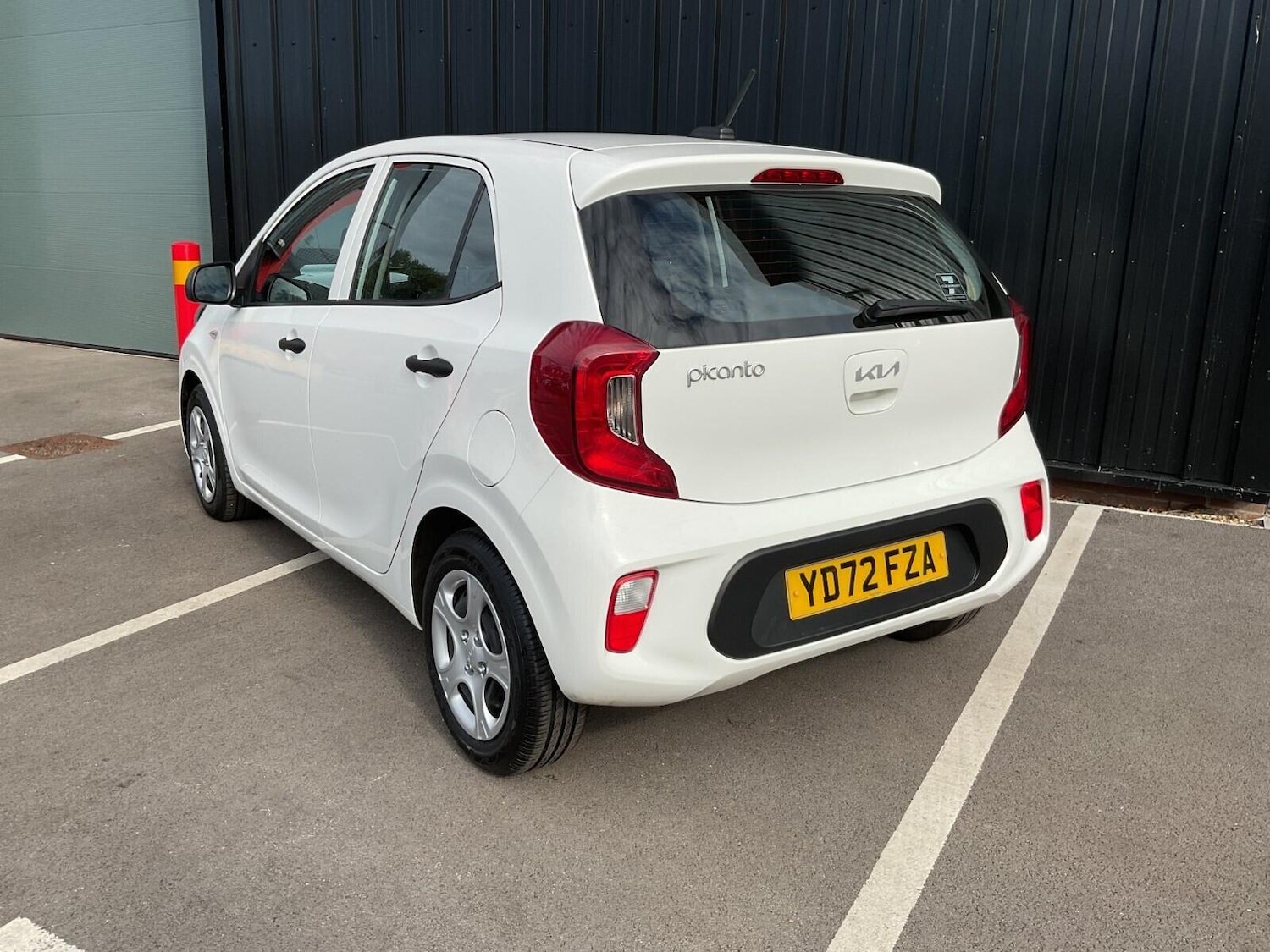 Used Kia Picanto 2022 for sale - 76360450: Photo 3