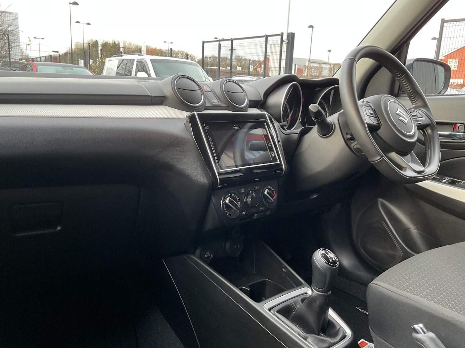 Used Suzuki Swift 2023 for sale - 76772205: Photo 2