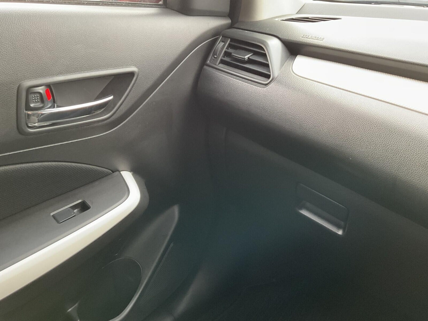 Used Suzuki Swift 2023 for sale - 76772205: Photo 27