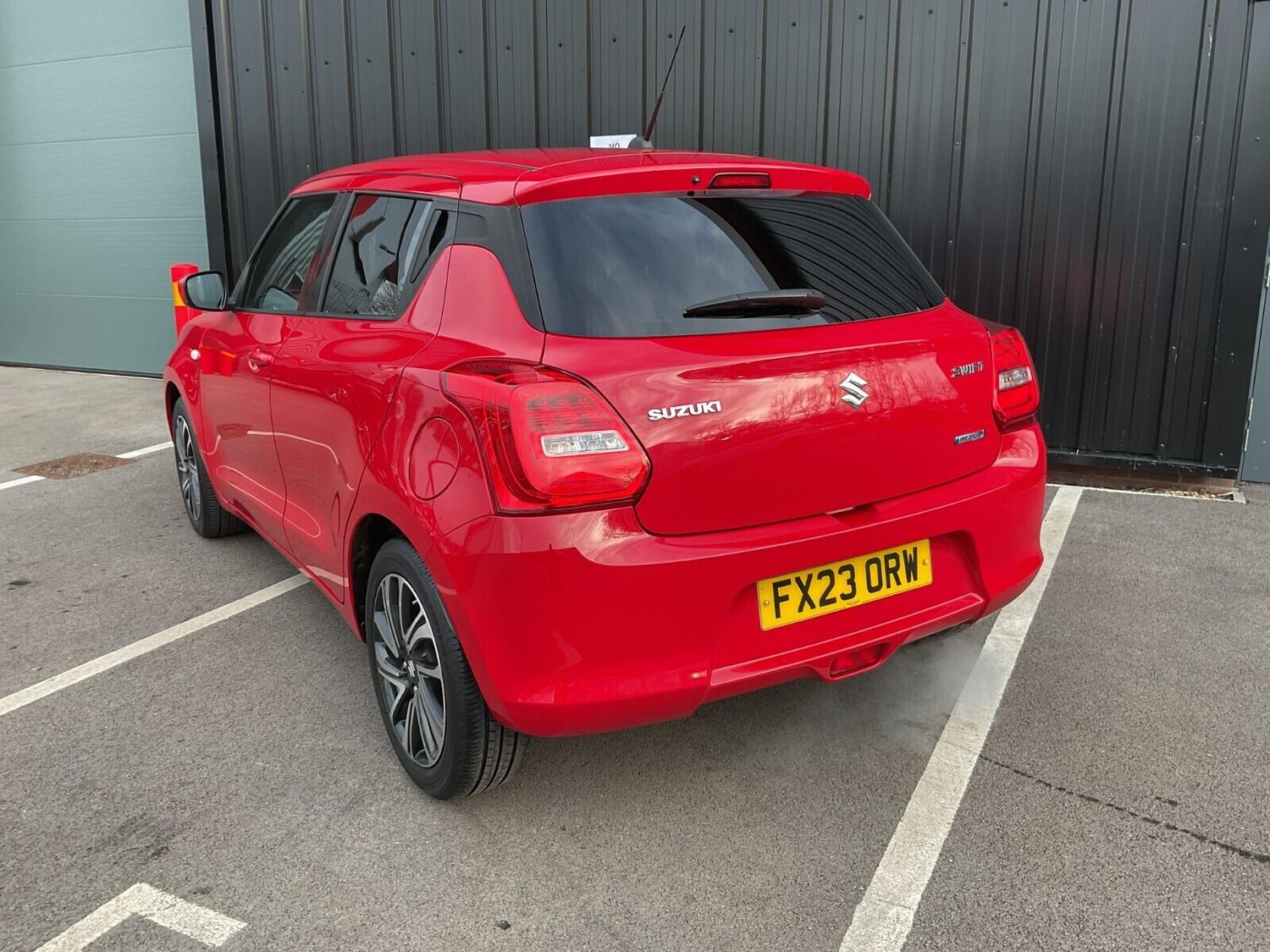 Used Suzuki Swift 2023 for sale - 76772205: Photo 3