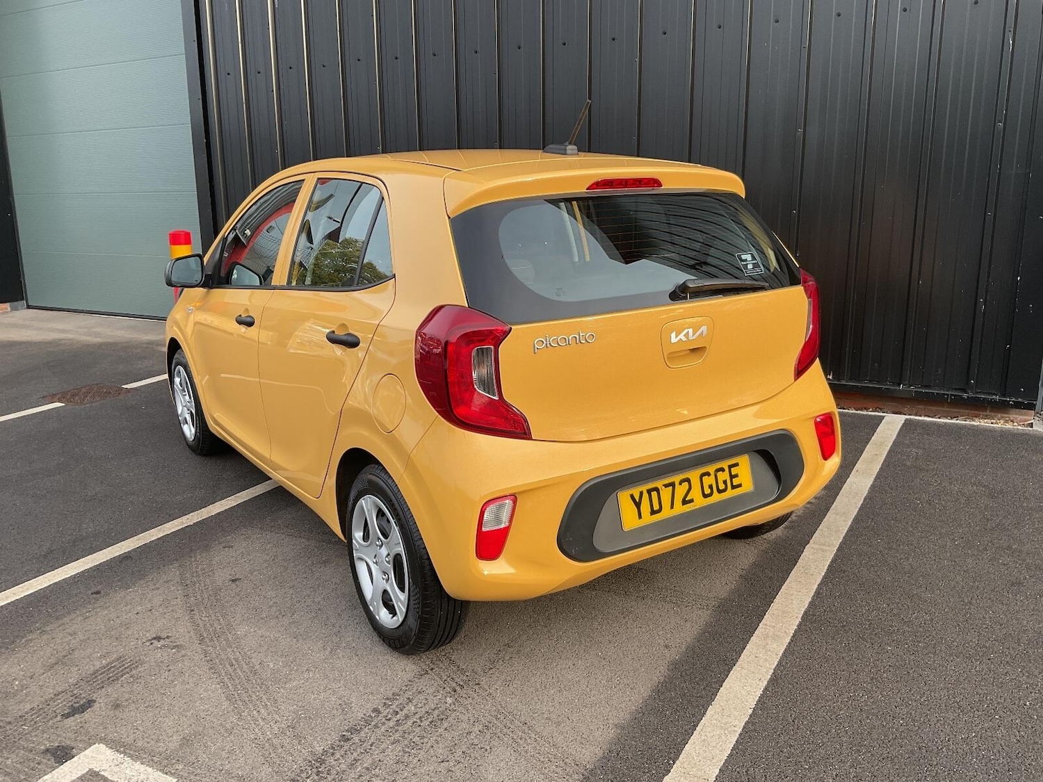 Used Kia Picanto 2022 for sale - 76398086: Photo 3