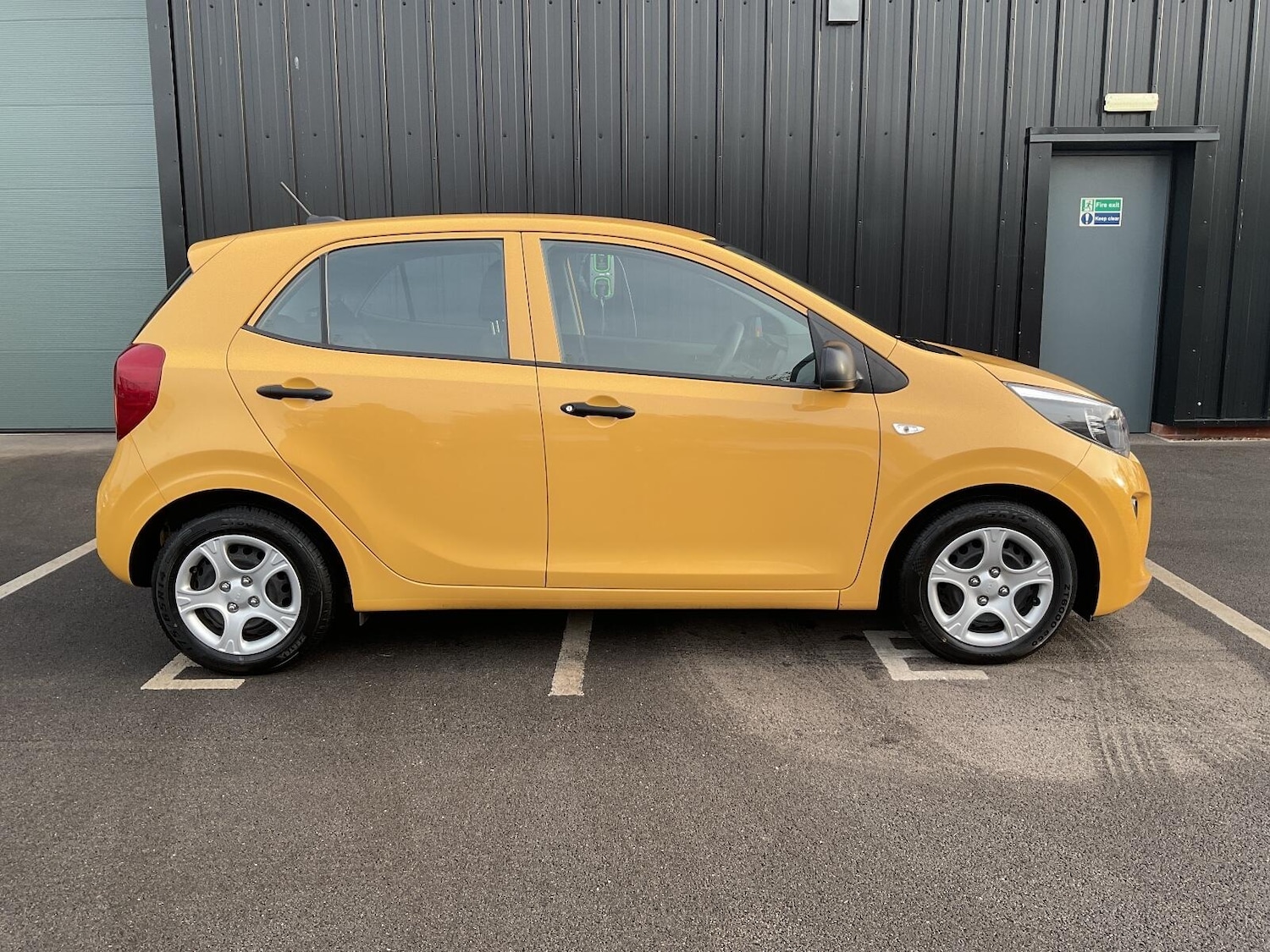 Used Kia Picanto 2022 for sale - 76398086: Photo 5