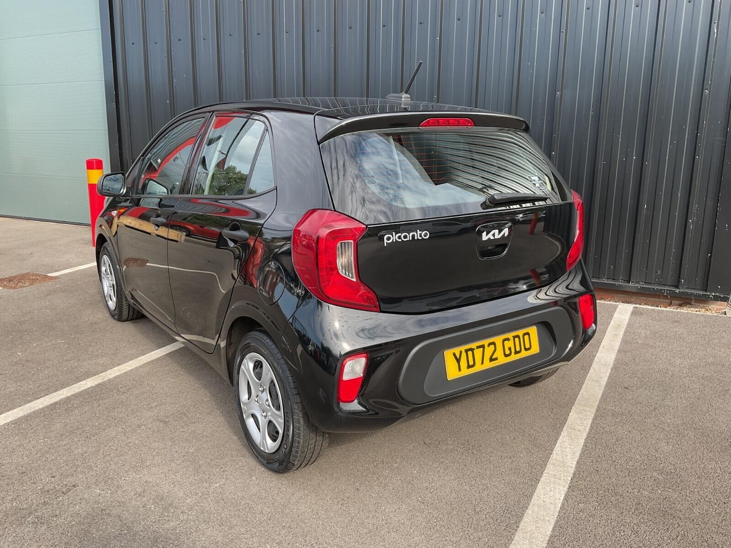 Used Kia Picanto 2022 for sale - 76456926: Photo 3