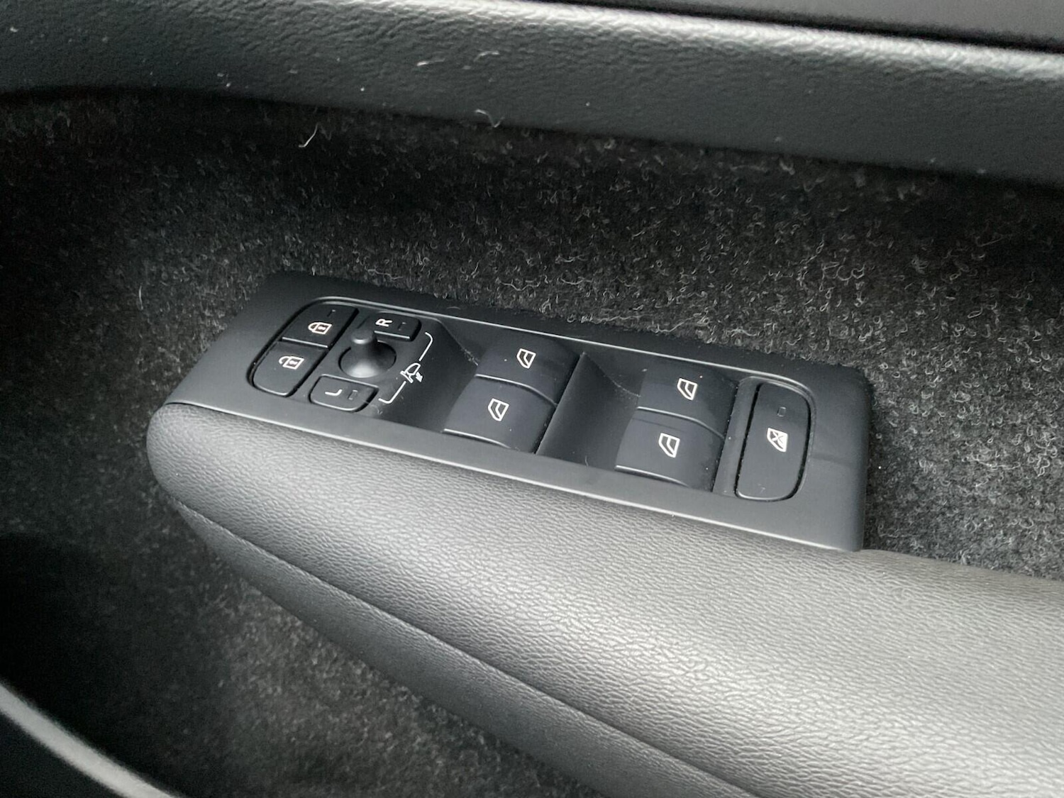 Used Volvo XC40 2019 for sale - 76735344: Photo 16