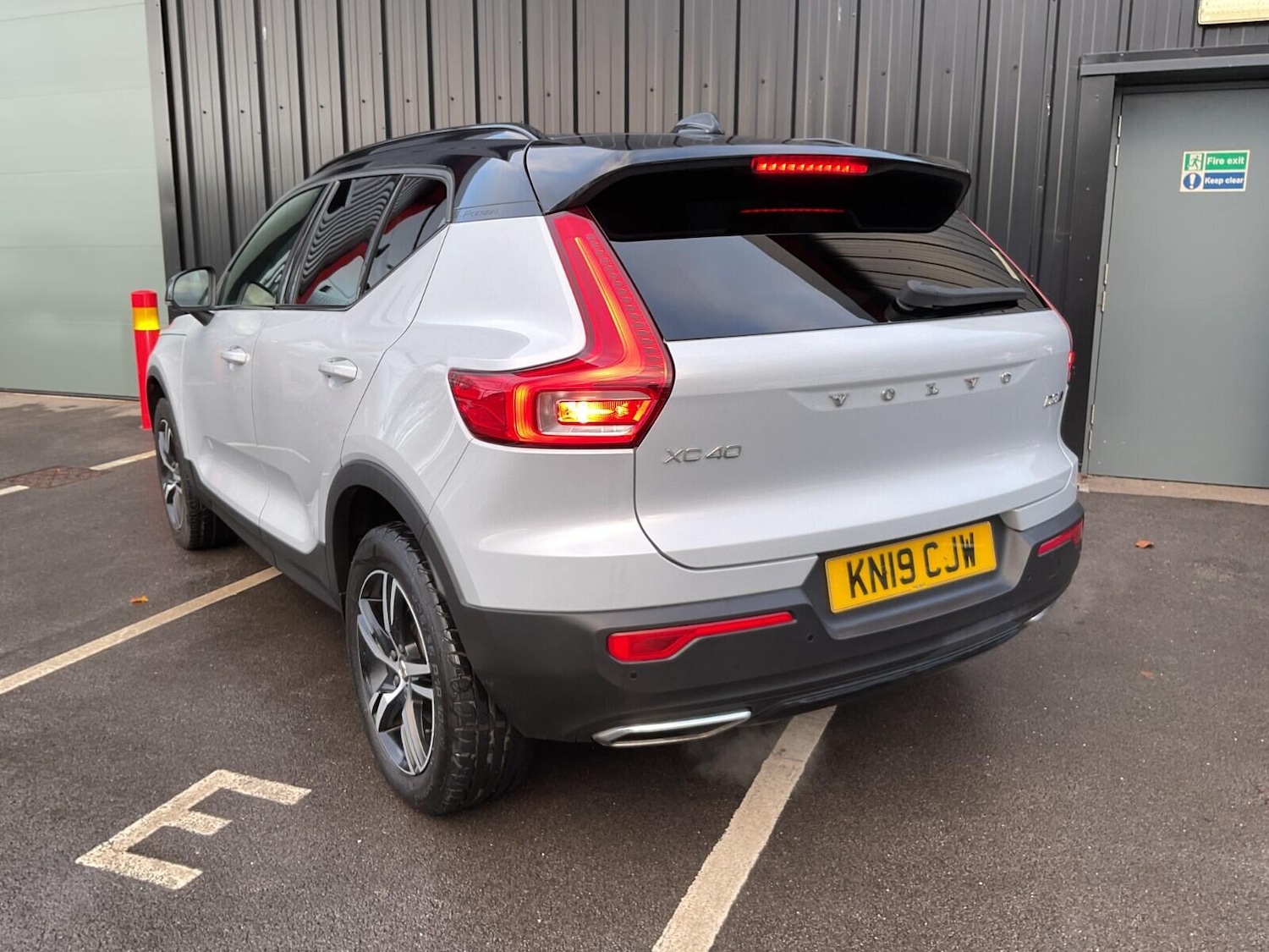 Used Volvo XC40 2019 for sale - 76735344: Photo 3
