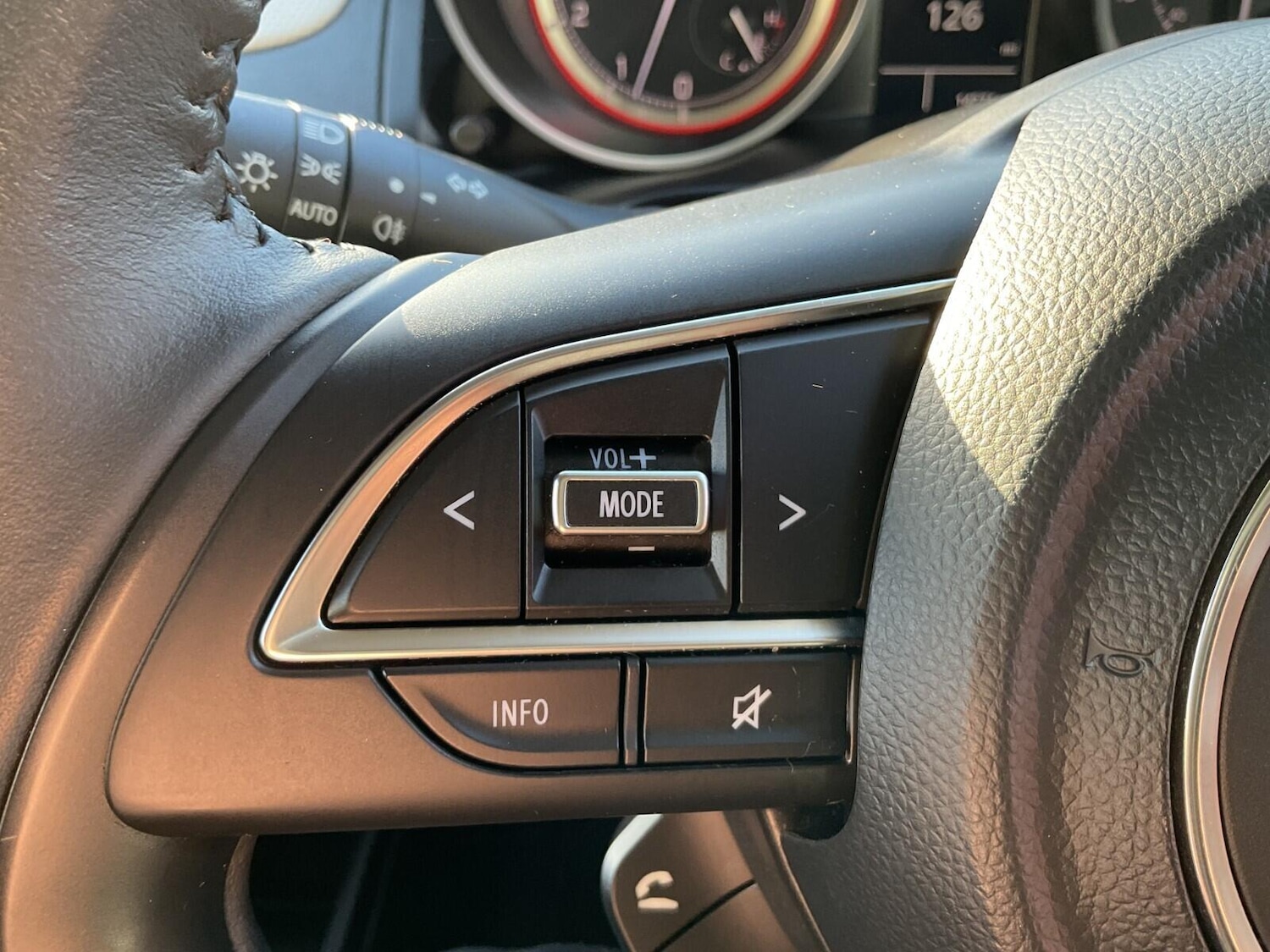 Used Suzuki Swift 2023 for sale - 76759440: Photo 12