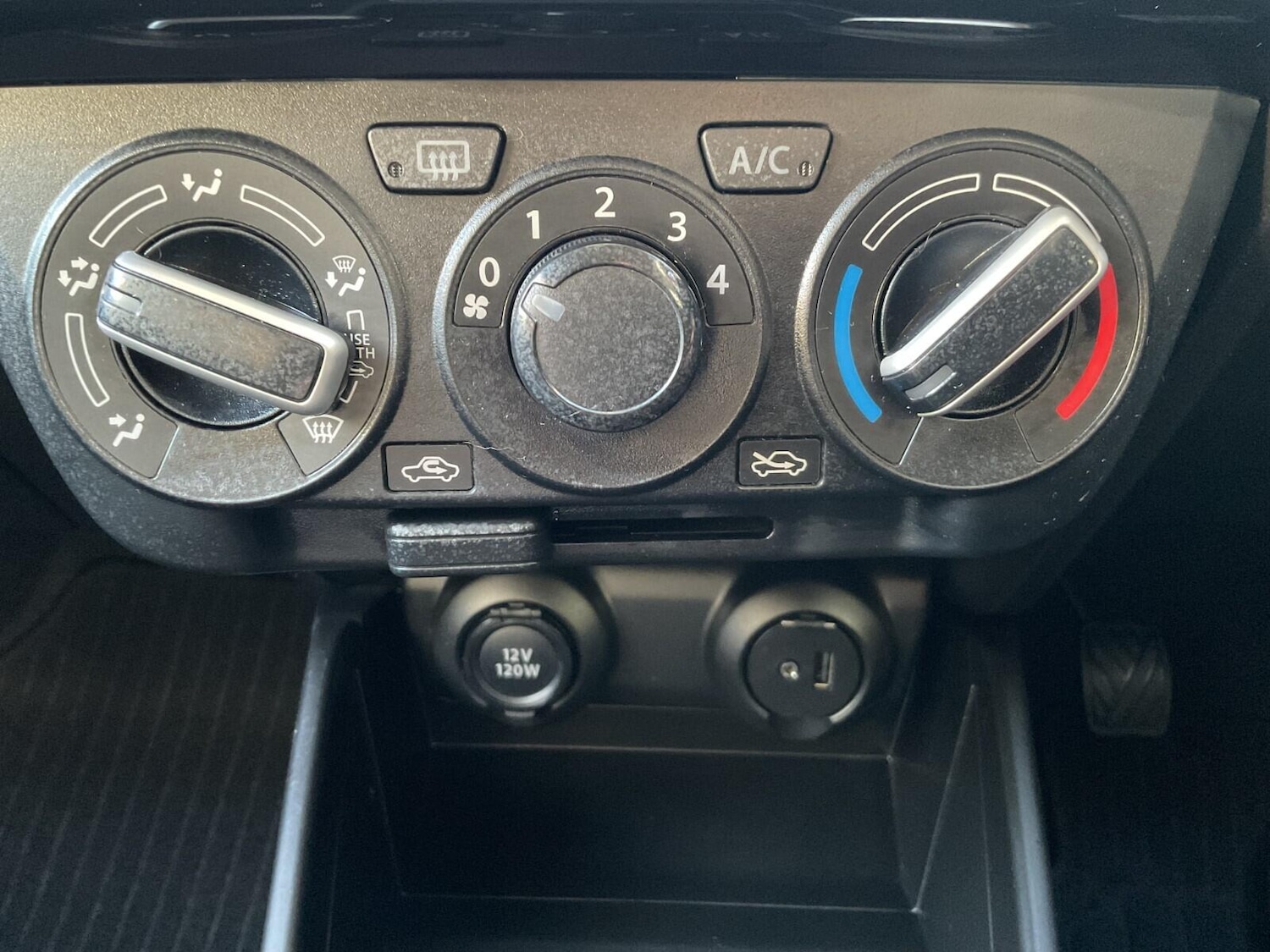 Used Suzuki Swift 2023 for sale - 76759440: Photo 22