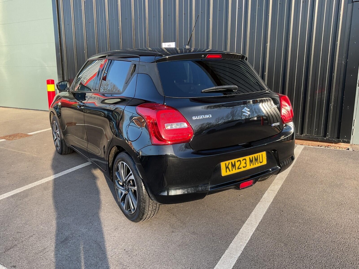 Used Suzuki Swift 2023 for sale - 76759440: Photo 3