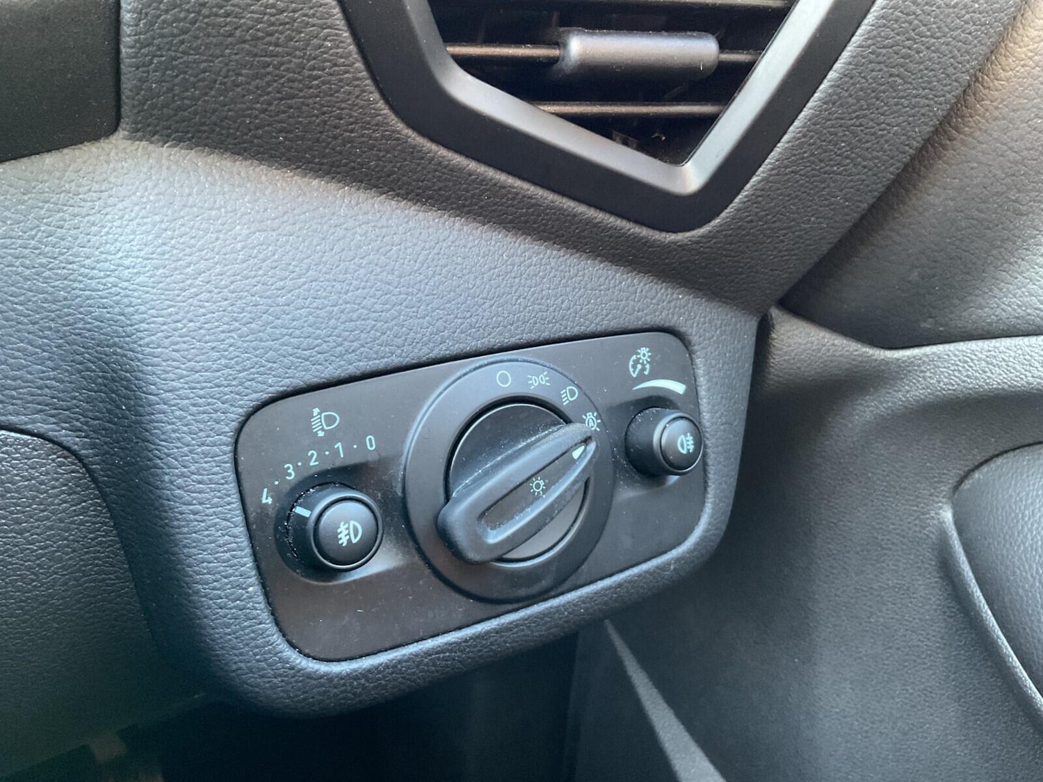 Used Ford Kuga 2019 for sale - 76360111: Photo 17