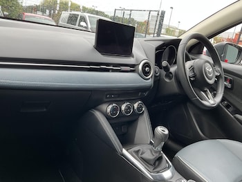 Used Mazda Mazda2 2022 for sale - 75939931: Photo 2