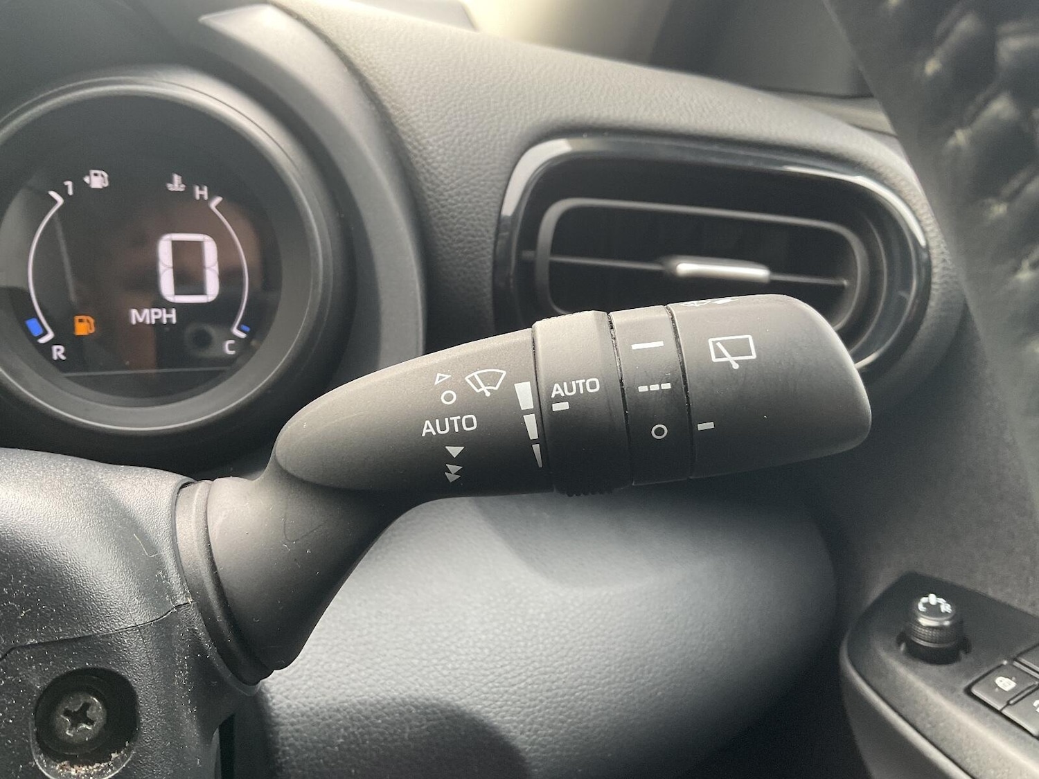 Used Toyota Yaris 2023 for sale - 77131906: Photo 18