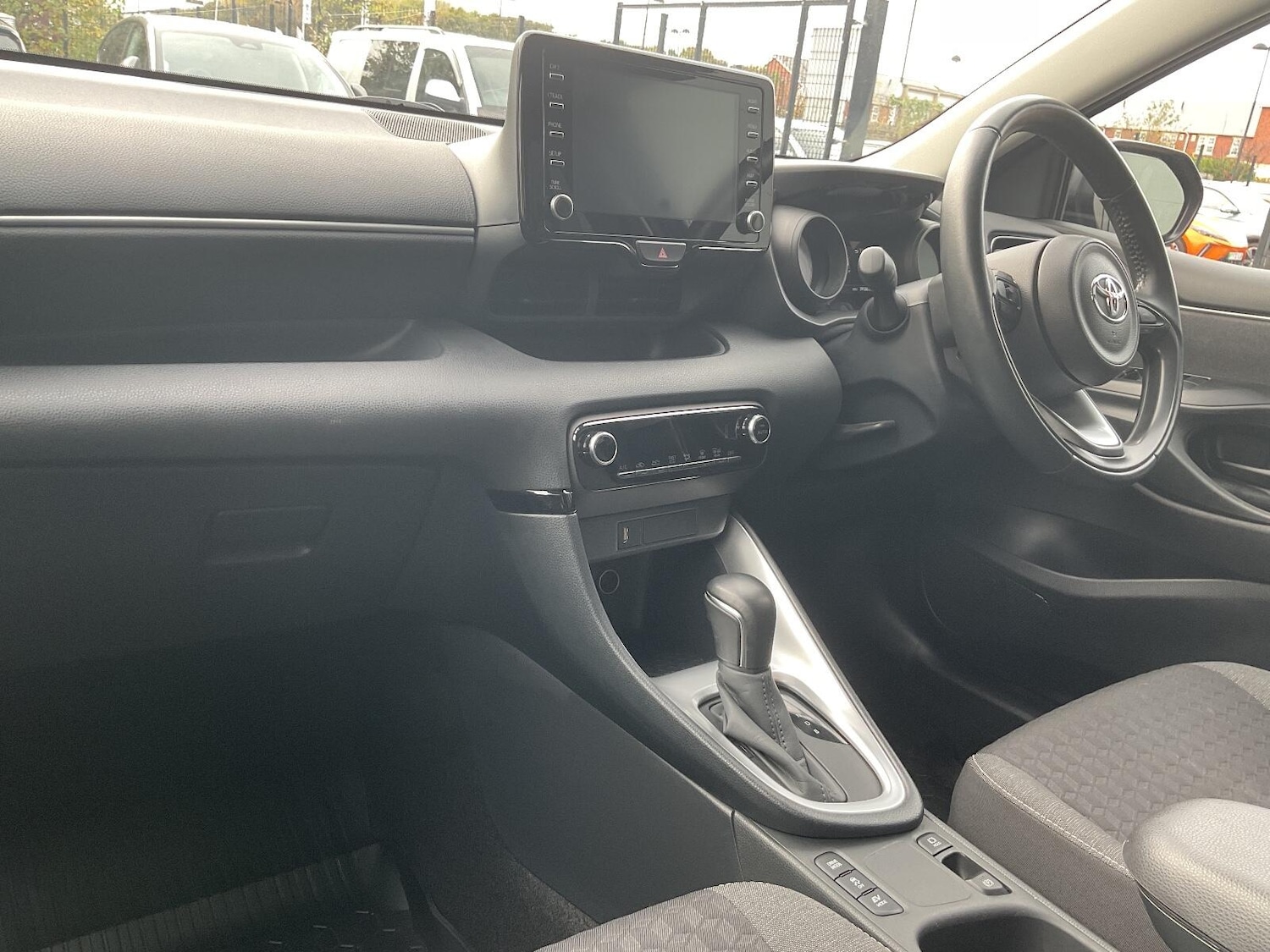 Used Toyota Yaris 2023 for sale - 77131906: Photo 2