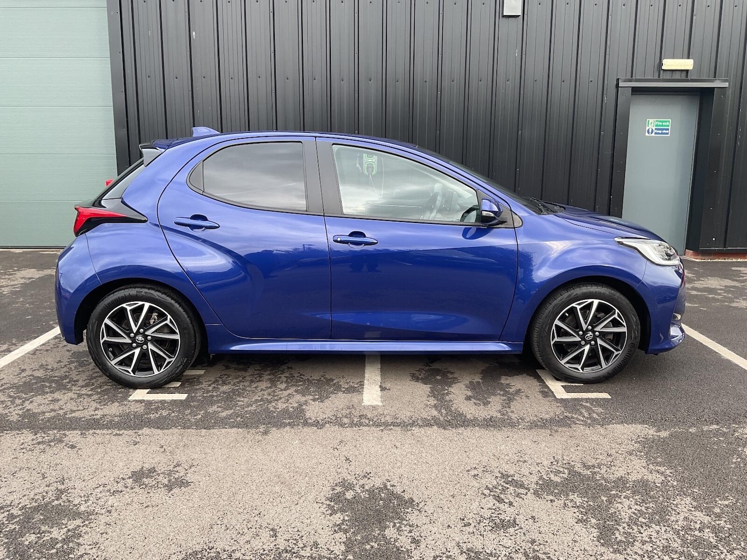 Used Toyota Yaris 2023 for sale - 77131906: Photo 8