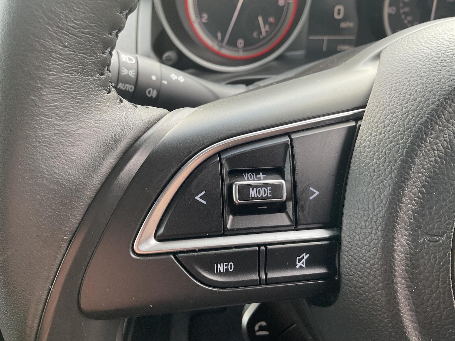 Used Suzuki Swift 2023 for sale - 76337172: Photo 11