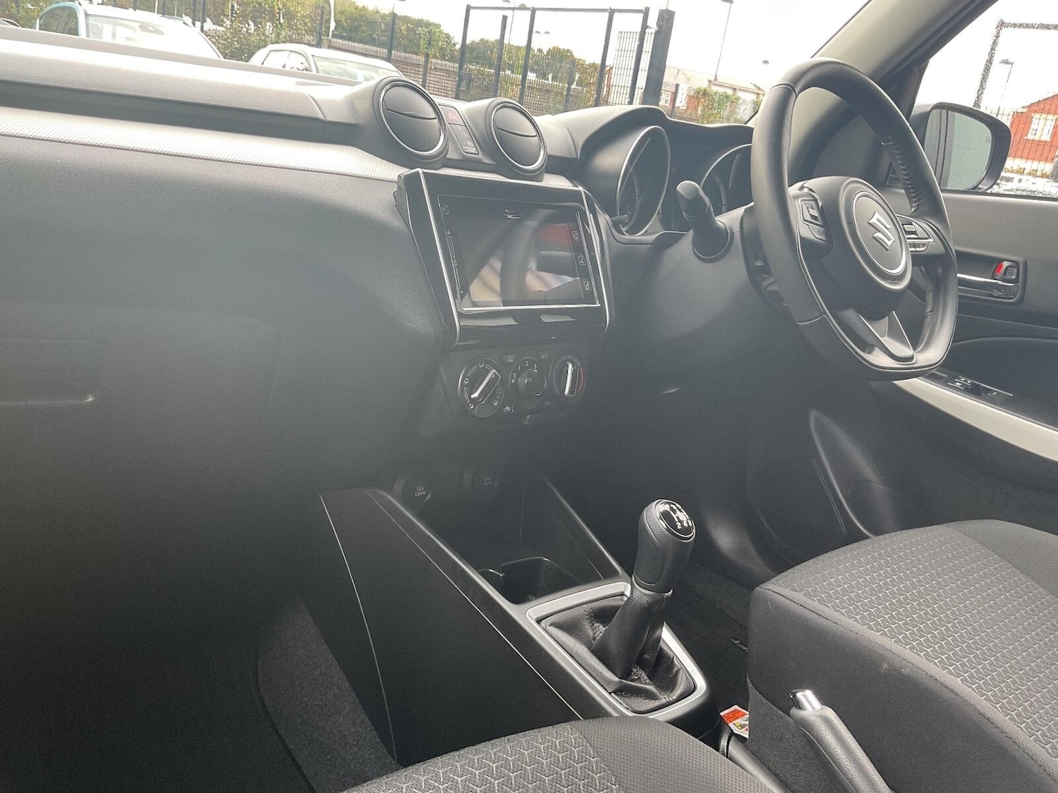 Used Suzuki Swift 2023 for sale - 76337172: Photo 2