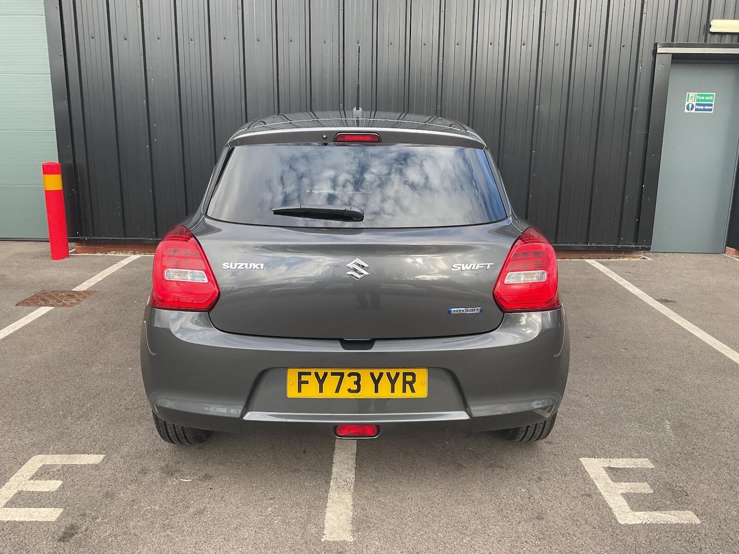 Used Suzuki Swift 2023 for sale - 76337172: Photo 4